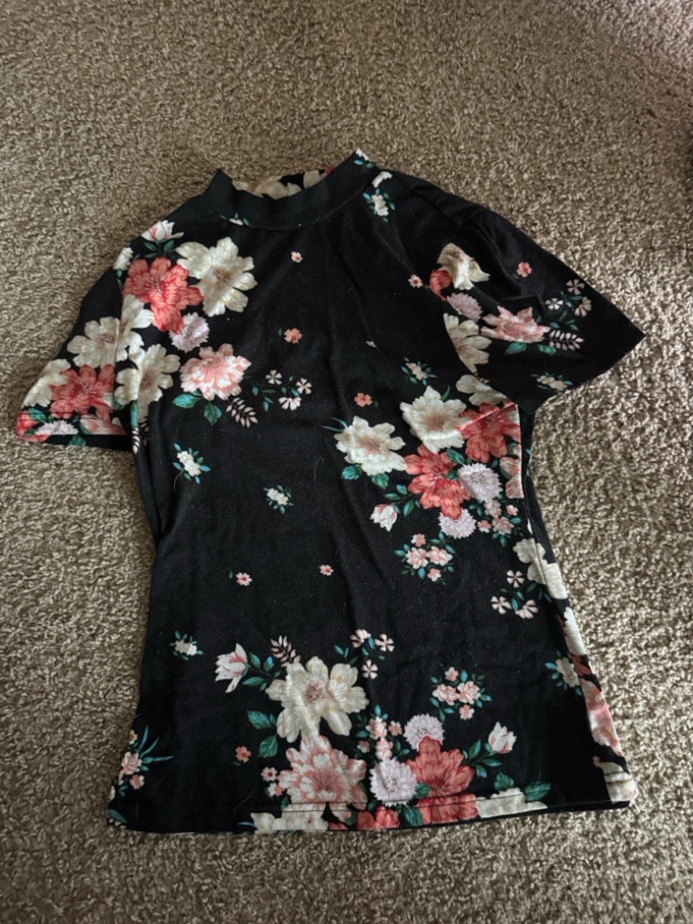 SHEIN Black Floral Mock Neck Short Sleeve Top
